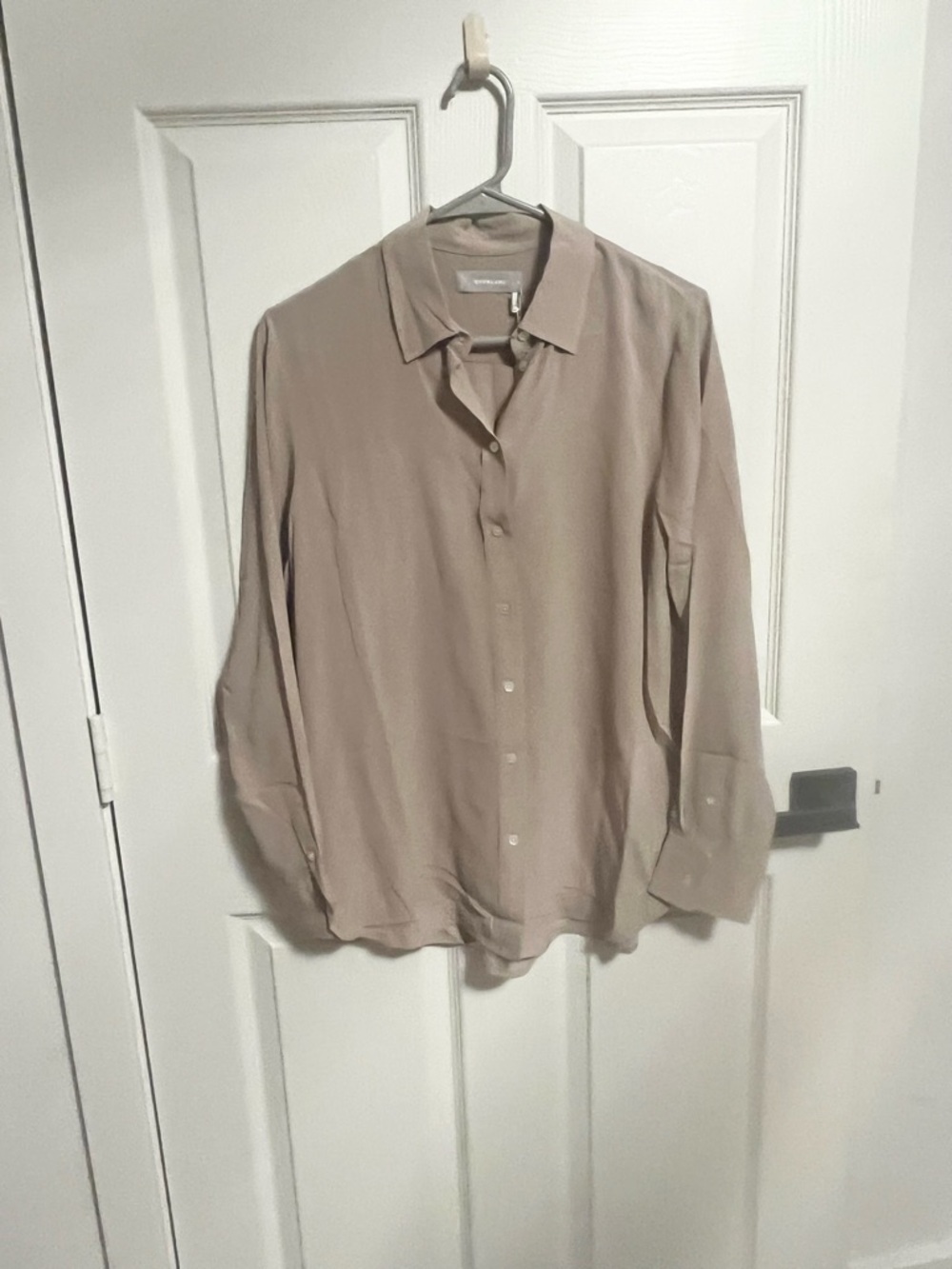 NWT Everlane | The Washable Clean Silk Relaxed Shirt in Burnt Sugar size 6 - Picture 9 of 10